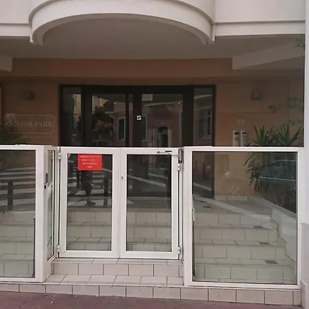 Nicolas 2 Daire Cannes