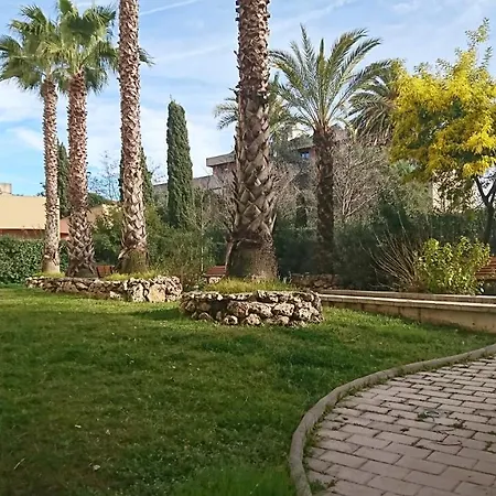 Nicolas 2 * Κάννες